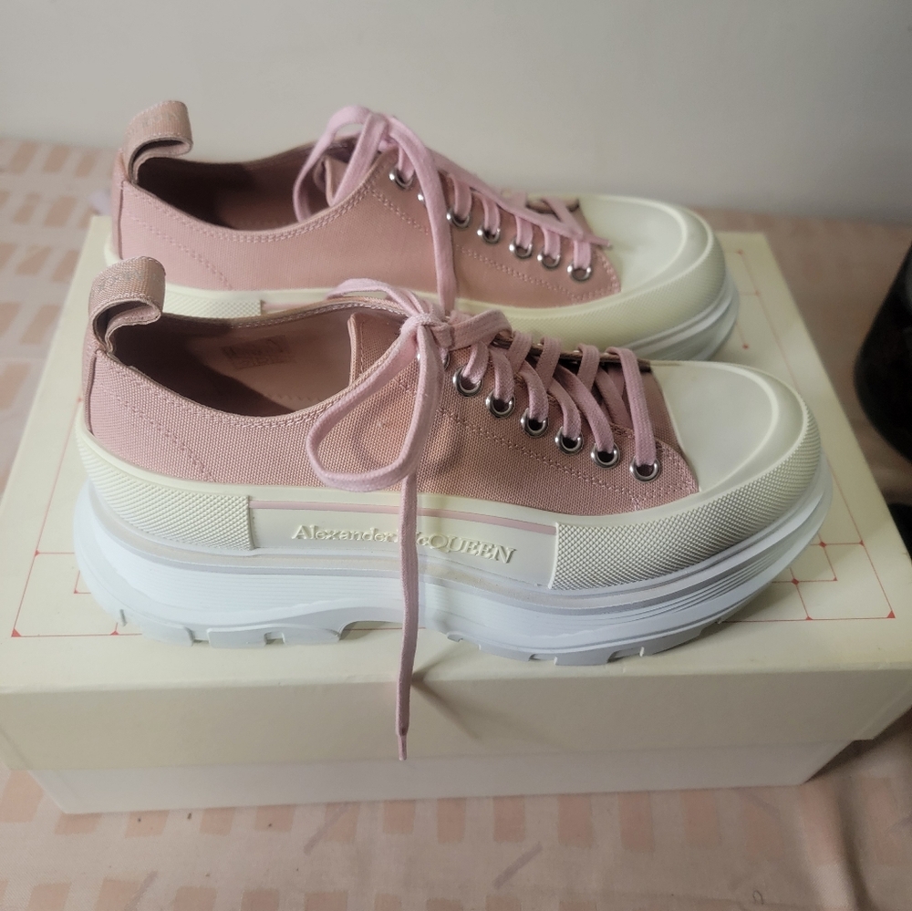 Alexander McQueen Pink Chunky Heel Canvas Sneakers - Picture 4 of 6